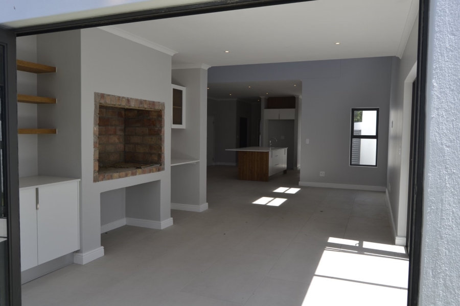 3 Bedroom Property for Sale in Croydon Gardens Estate Western Cape